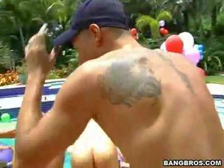 Naked ulylar uçin video x rated dolls shagging by the basseýn outside