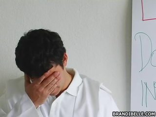 Adorably inviting 브랜디 미인 수신 교련 열심히 에 그녀의 음부 까지 그녀 도착 cummed