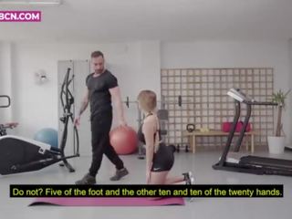 Fiatal amatőr latin -val nagy cicik és egy nagy segg baszás a személyes trainer&period; 4k angol feliratok