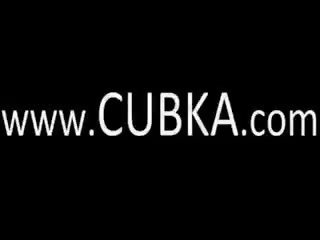 Танцююча duet з два гаряча darkhairs
