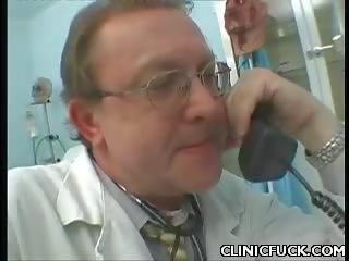 Şepagat uýasy enjoys eating gutarmak
