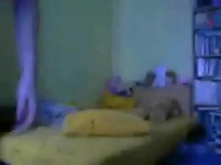 Недосвідчена підліток трахання в в гуртожитки