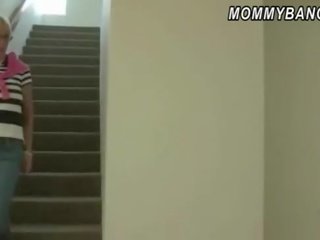 媽媽 caguht 她的 繼女 有 成人 電影 和 joined 他們