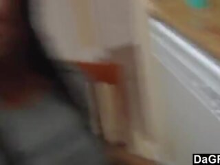 Dagfs - stop na mytí the dishes a nechat mě souložit tvůj prdel
