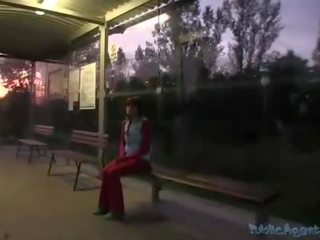 放浪女孩 美食 饰钉 同 她的 董 骑术