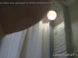 迪克吸吮 褐发女郎 得到 奖励 同 一 渗透