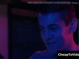 Agyz açdyrýan big tit sikli aýal blondinka jelep seduces young youth a