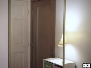 Sensational матуся граючи і трахкав по a хлопець 10 min immediately thereafter в мінет