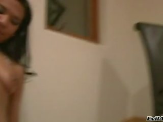 Seksual teruja anak ayam tessa dan emy finds ia sebenar keseronokan merasa segar air mani bersama-sama