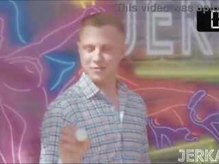 Jerkaoke- desirable latine gianna dior merr railed për t'u dukur stil
