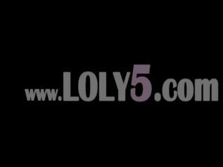 黑色 女用贴身内衣裤 和 辣妹 的阴户 擦