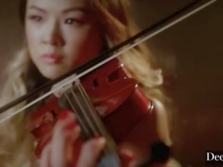 Deeper&period; mona 打開 該 最終 5-girl 逆轉 鋼棒