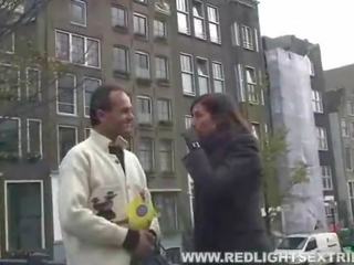 Ein vollbusig eskort