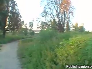Une vigoureux quéquette chevauchée exercice