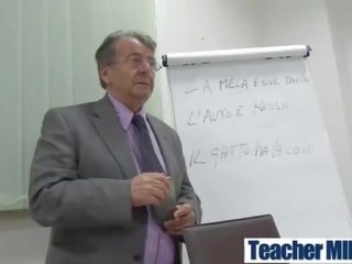 Секс филм в клас с голям бозки разкошен учител и студент video-18