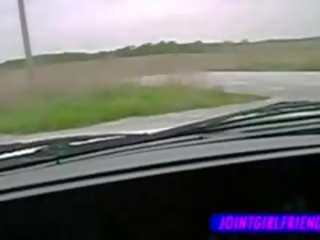 Apdullinātas pusaudze ir aptaustīšana viņai vāvere