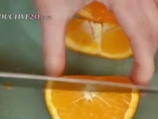 Sleek 手淫 在 該 廚房