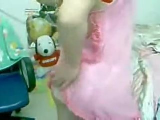 매혹적인 젊은 여자 에 밤 드레스 에 camfun 채팅
