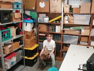 Крихітна shoplifter отримує трахкав по два mall поліцейський
