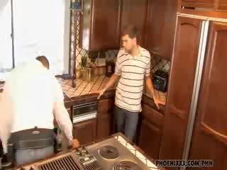 Liels, stiprs plumber-man