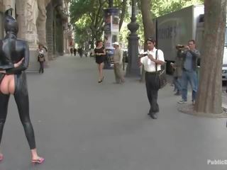 Sensational kohë për i zbukuruar grua brenda lateks jo larg nga shumë kënaqësi