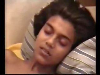 Deshi indiyano kolehiyo bata babae pleases dalawa libidinous chaps