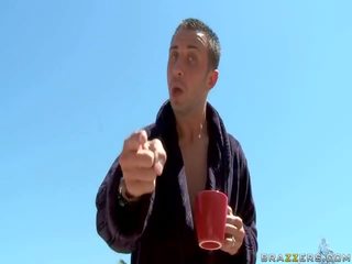 Анди като на вкус на на голям огромен пенис