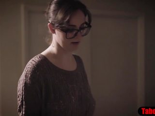 Gjoksmadhe assistant biseduar në anale qij me shefi bashkëshort (new! 20 dec 2018)