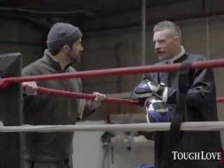 Toughlovex 아버지 karl fights 용 그의 prize bridgette b