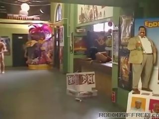 I tmerrshëm brune është i kënaqshëm të saj i mirë taco