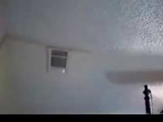 거유 큰 아름다운 여자 cuckolds 그녀의 남편