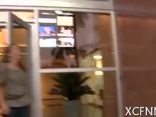 Один з ці красуня sweethearts дає глава для a стриппер