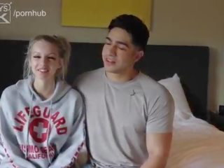 Latino vysoká škola fotbal hvězda fucks maličký tatted blondýnka vaper&period; careful s those&excl;