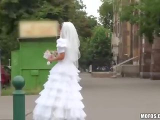 富有魅力的 新娘 吸 一 大 硬 迪克