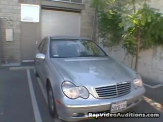 Ангел идва от към а ceos place for her tryout. shes а мате на кармен който doesnt know much about a whole audition process. once we mention that shell имам $2500 а ден ако тя sets нагоре то, t