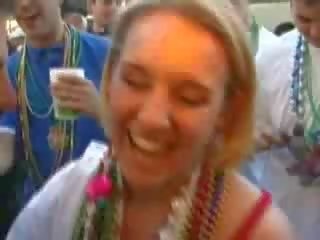 Fest - babe showing tits
