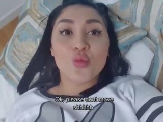 מיני aroused נוער באסטד מאונן עם pillow