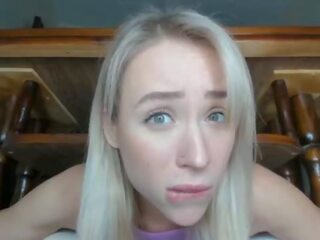 Трахкав stepsister stuck під в стіл