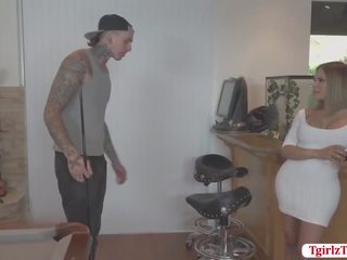Hard up Stepson didnt expect TBabe Foxxy will let him fuck her