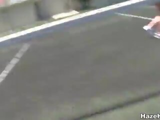 欺侮 上 该 网球 法庭