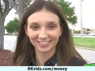 Получаване на а мацка от публичен и майната тя за пари 12