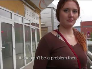 Uly emjekli gyzyl saçly çehiýaly diva takes pul for x rated clip in pov