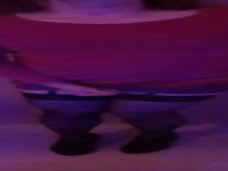 娘娘腔 crossdresser 催人淚下 離 在 家