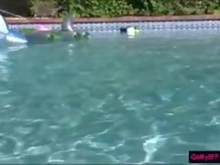 奇妙 女同志 脏 视频 中 一 野 水池 党