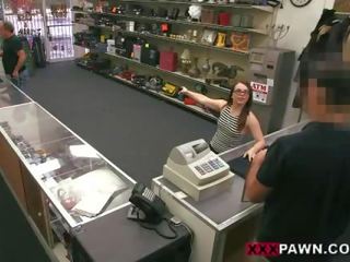 妓女 在 眼鏡 搗爛 在 該 幕後