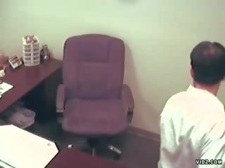 Це хвойда може дійсно смоктати член