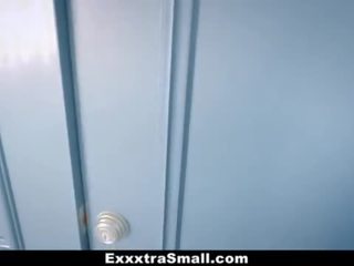 Exxxtrasmall - velký drobounký dospívající shares johnson s maminka