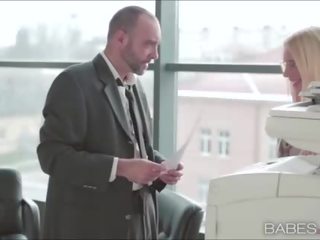 Kyra fantastický dostane v prdeli v zvrátit ženakrotící
