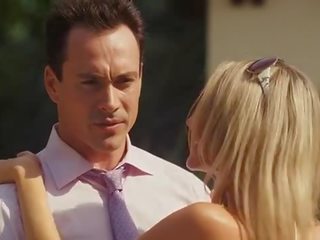 Katrina Bowden voluptuous - Mena Suvari enticing - American Reunion - 2012