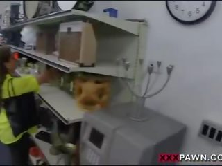 거유 아마추어 pawns 그녀의 고양이 용 돈